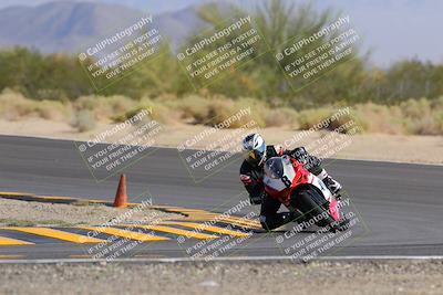 media/Oct-08-2022-SoCal Trackdays (Sat) [[1fc3beec89]]/Turn 10 (945am)/